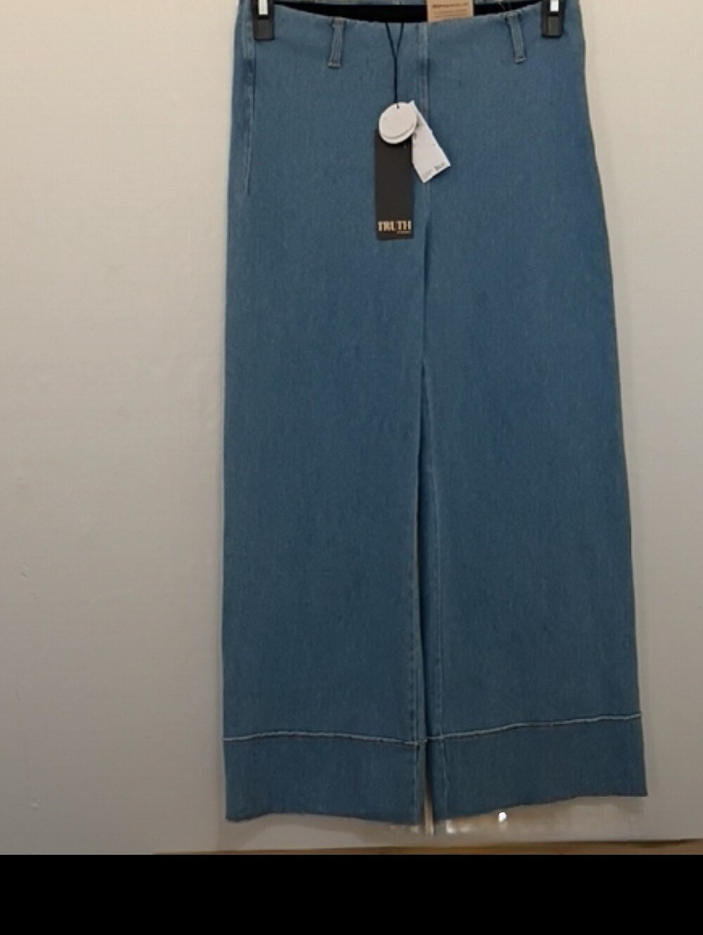 NWOT-TRUTH Wide Leg Light Blue Denim Pants